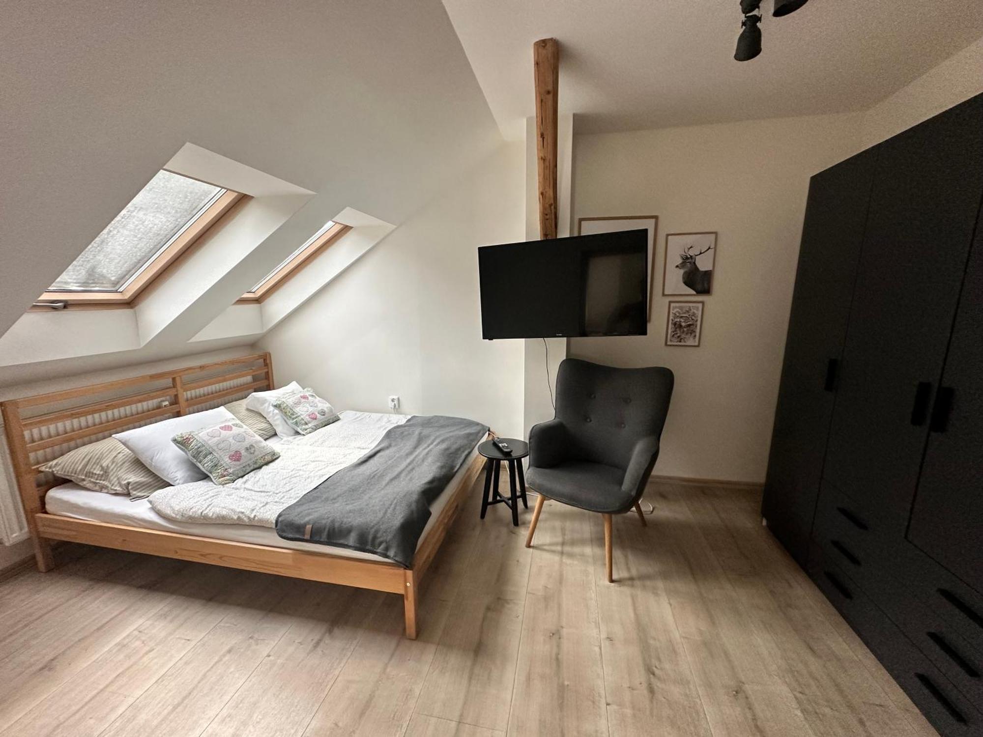 Number 5 Vlevo Dole Apartment โรกีนีซ นัด ยีเซอโร ภายนอก รูปภาพ